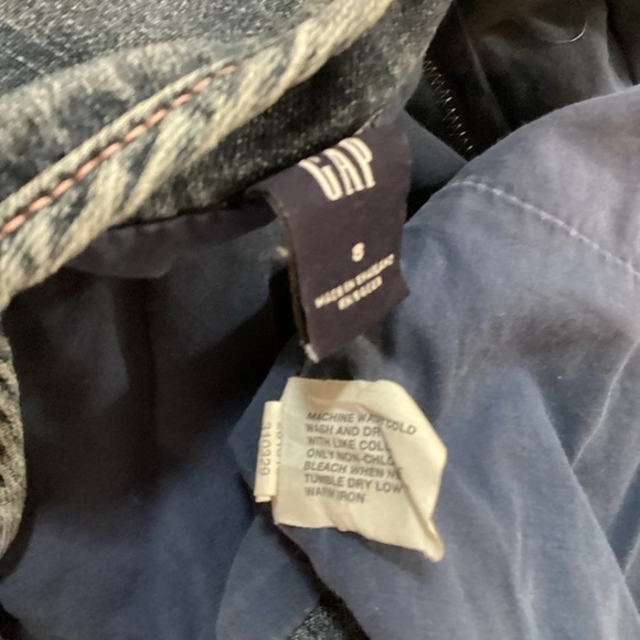 Gap Woman’s size 8 Jean Jacket with crochet lace panel in the back front… - Picture 14 of 16